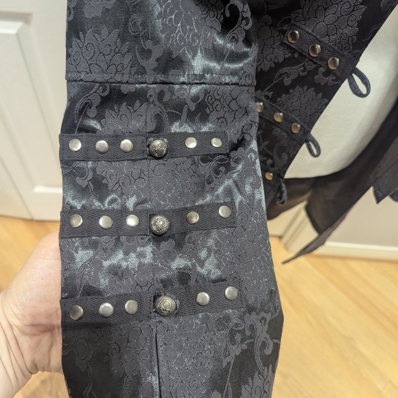 Elegant Black Brocade Women's Coat - Picture 6 of 7